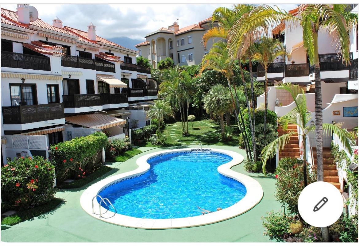Apartamento con jardín y piscina B Puerto de la Cruz  Exterior foto